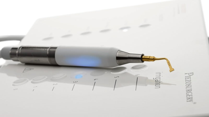 PIEZOSURGERY® white