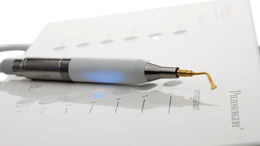 PIEZOSURGERY® white